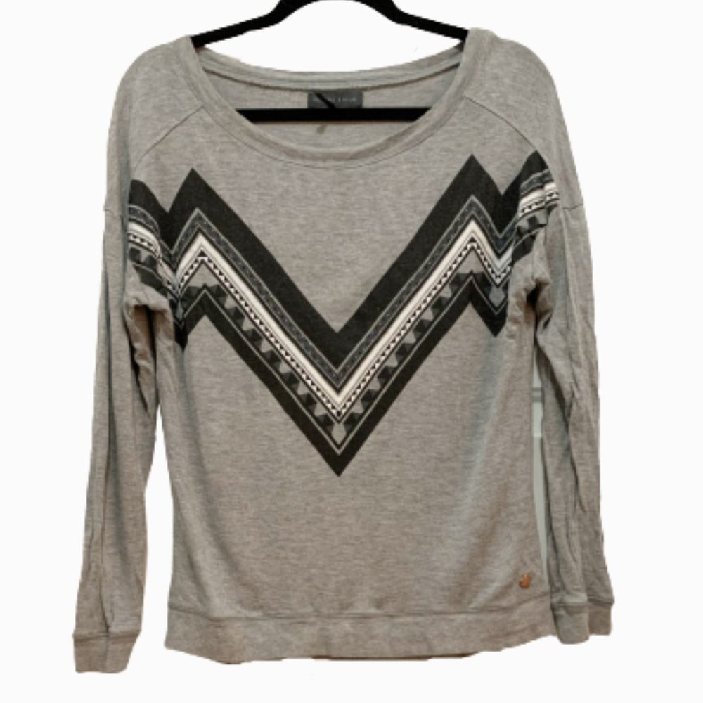 Kendall & Kylie Gray Sweatshirt Zig Zag Graphic
